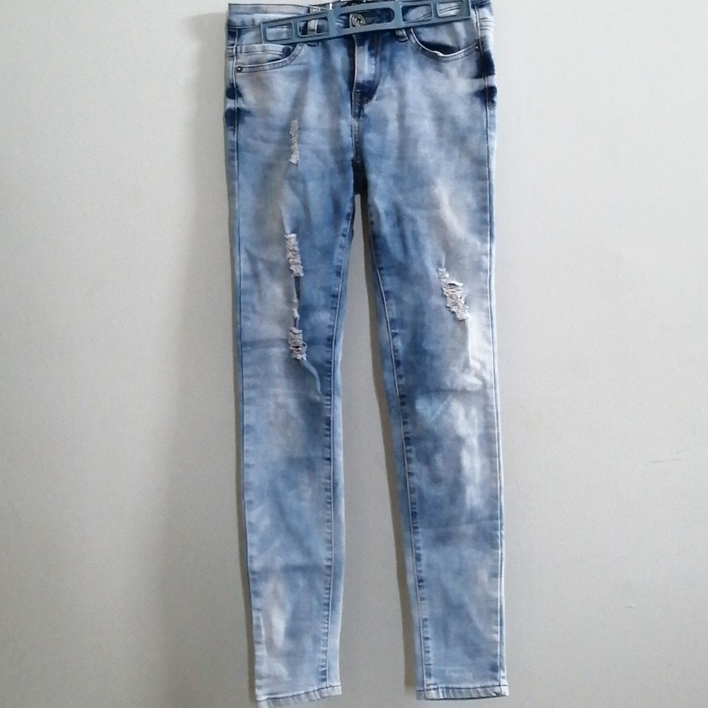 TNT distressed jeans